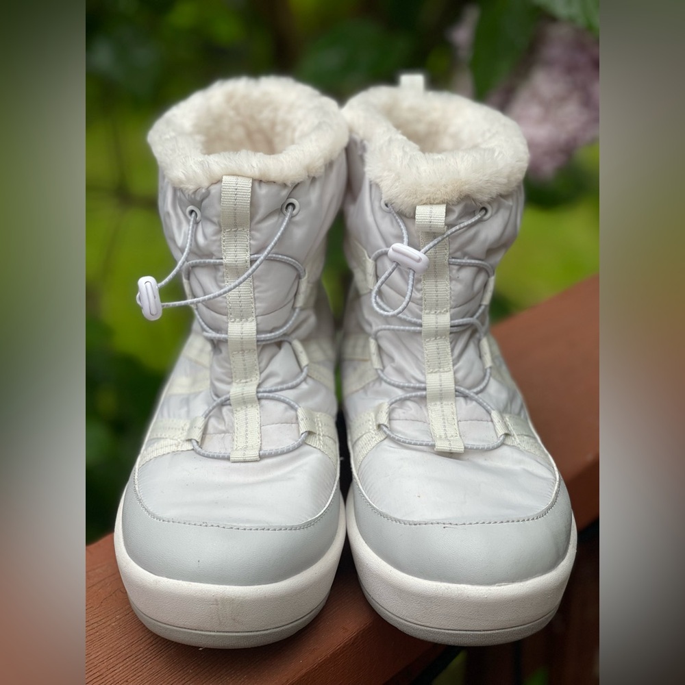 Clarks Cloudsteppers Step North Frost Ankle Boots US 9.5 Grey White - Picture 8 of 12